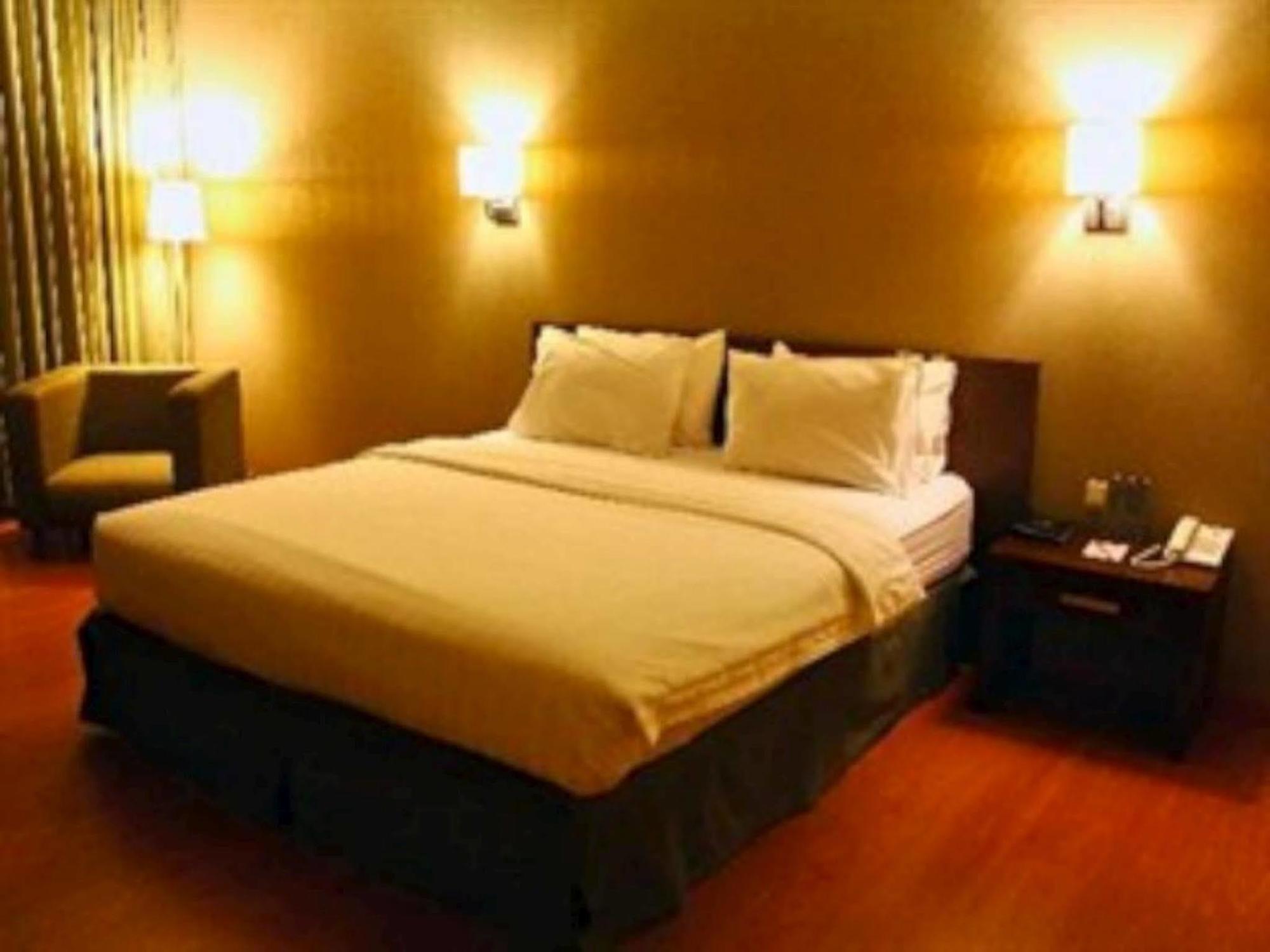 Hotel Naval Бандунг Экстерьер фото